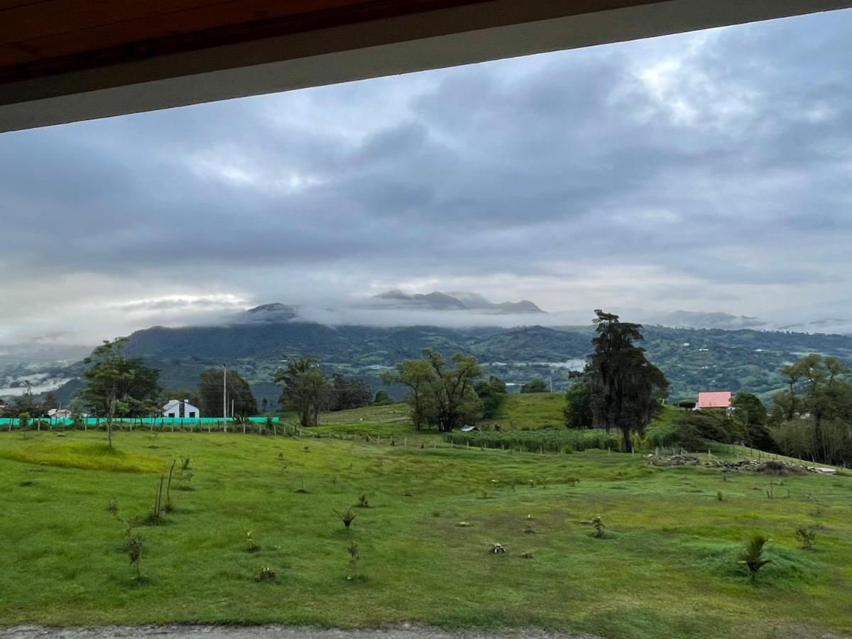 Cucuate Hospedaje Choachí Extérieur photo